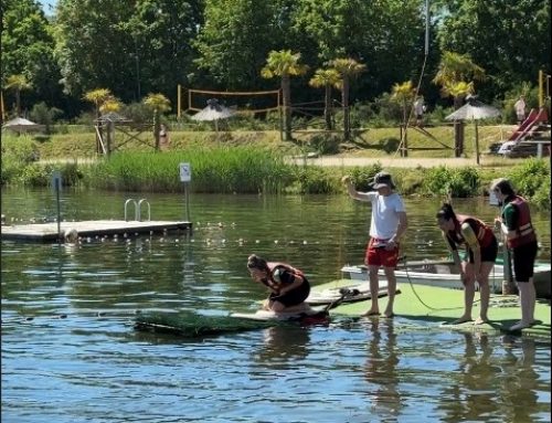 Wasserski- und Wakeboard-Exkursion eines Sportkurses 12 BG